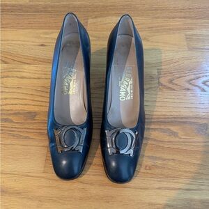 Vintage Ferragamo Pumps